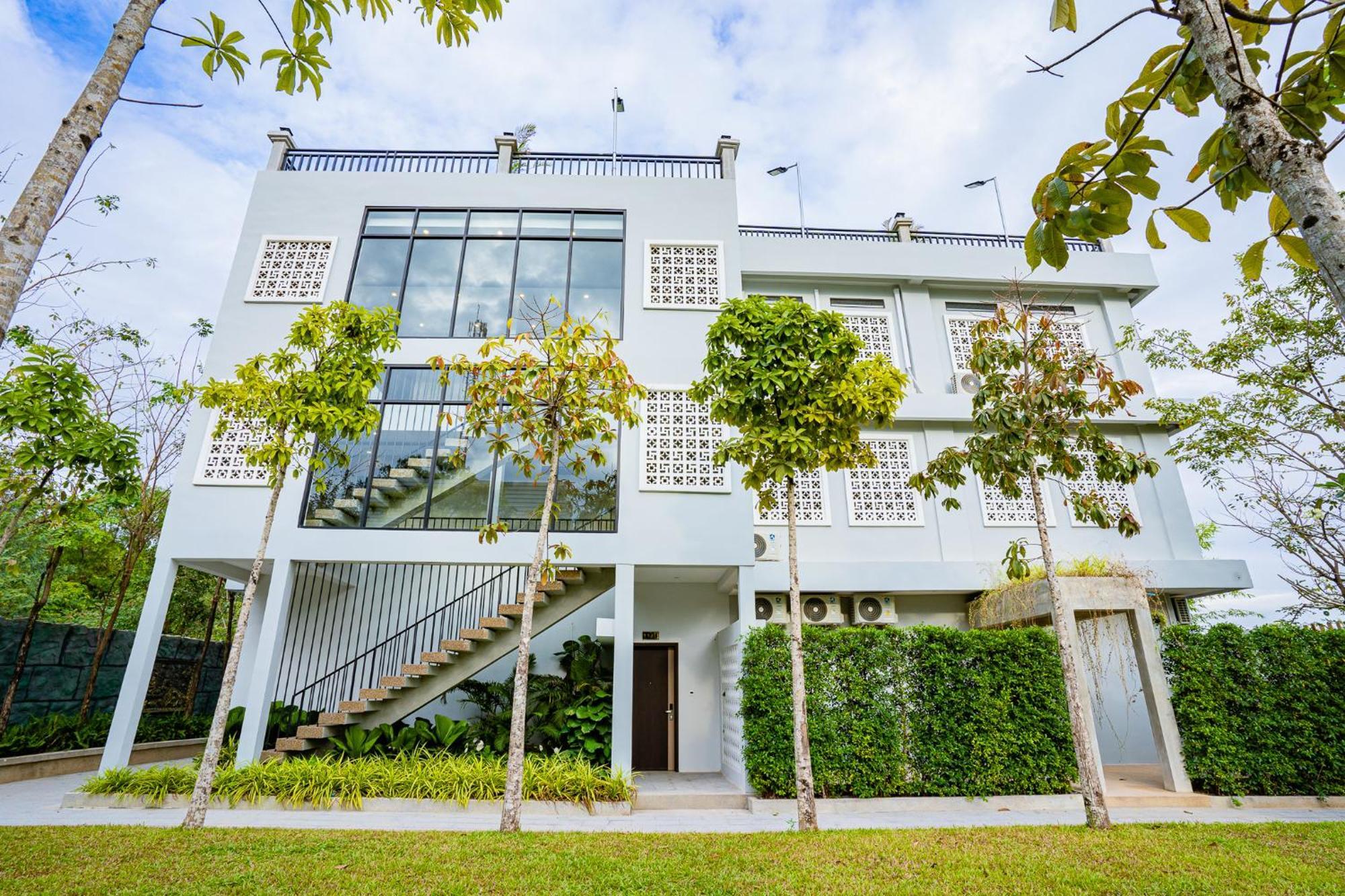 Rainforest Hotel By Nsun Kampot Exterior photo