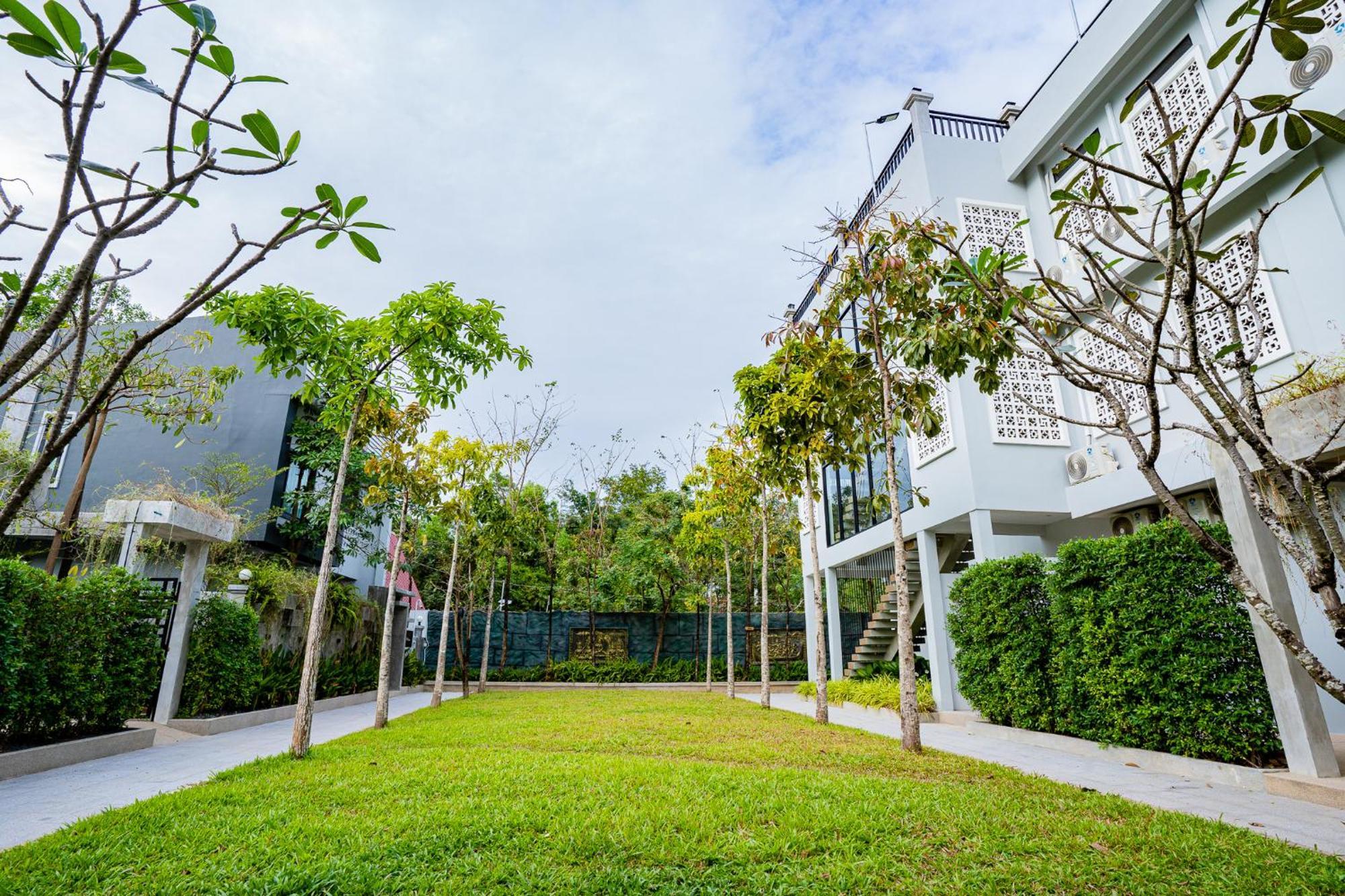 Rainforest Hotel By Nsun Kampot Exterior photo